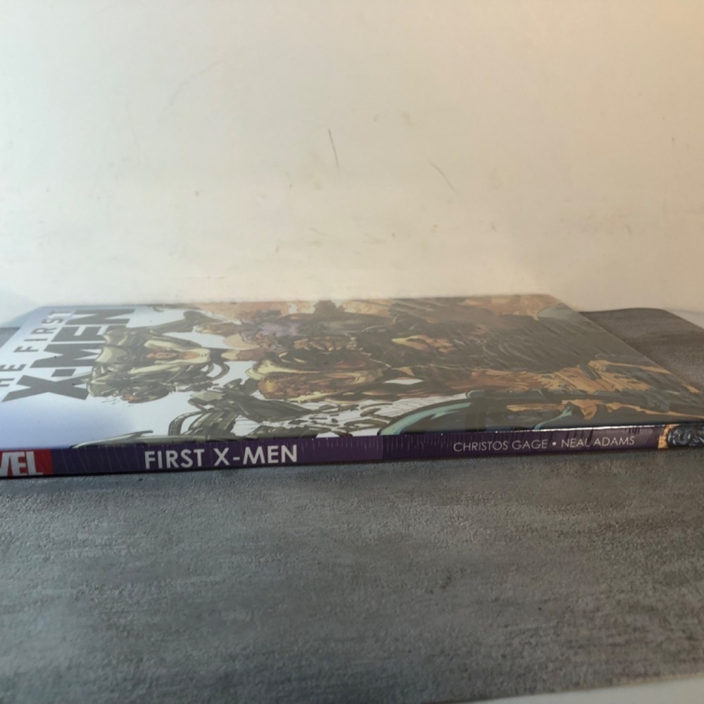 New SealedFirst X-Men 2013 Hardcover) Neil Adams Marvel HC DJ Wolverine Stan Lee - Picture 4 of 6